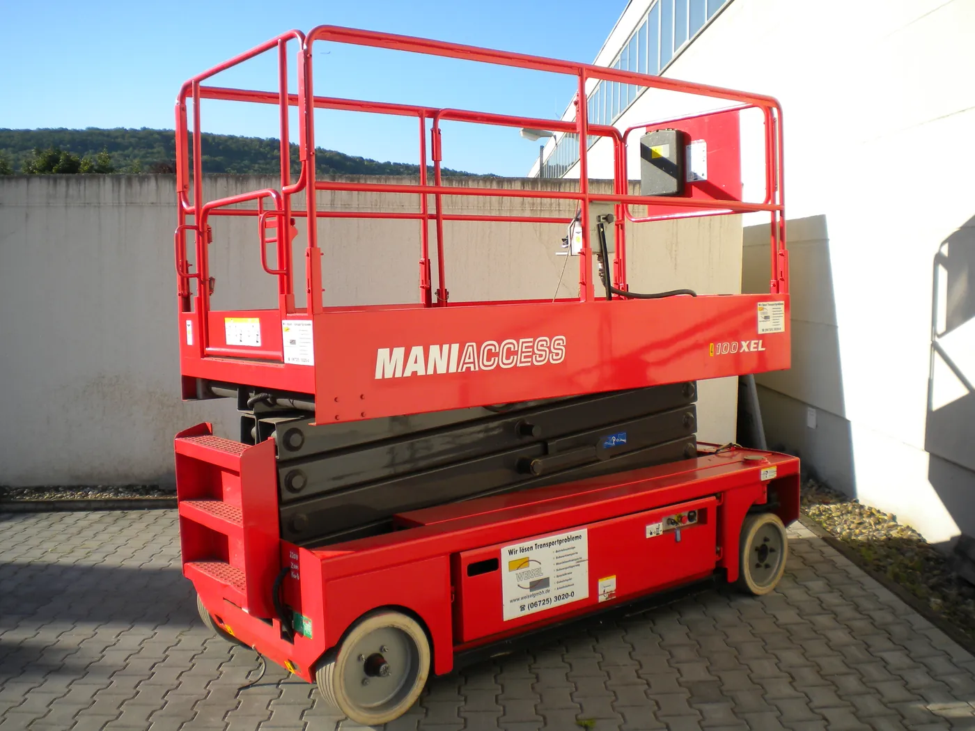 Scherenbühne Manitou 100 XEL der Weisel-Mietflotte
